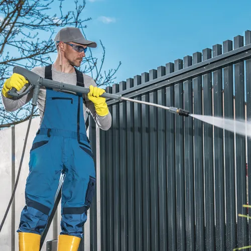 Powerwashing_Fence_X500 Power Washing a fence in Southington, CT